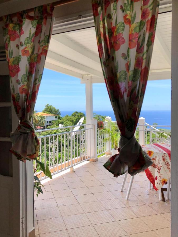 Des Iles * Basse-Terre